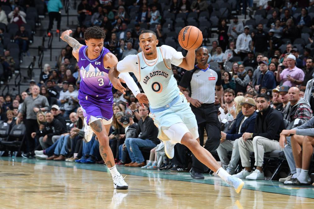 展示了内马 展示了内马